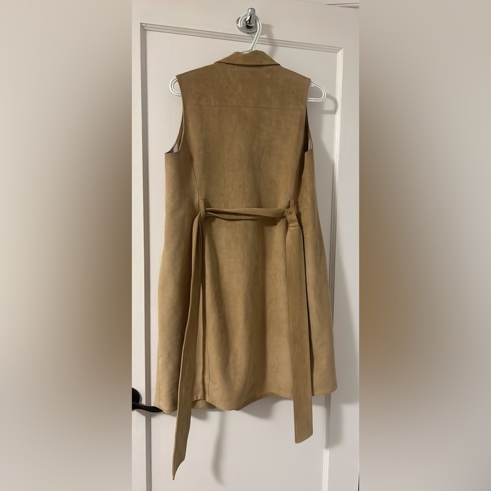 Aritzia | Babaton | XS | Malley Vest in Light Tan - Picture 8 of 8